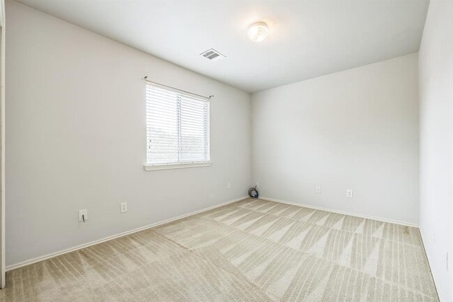 Building Photo - 904 Sally Lunn Way