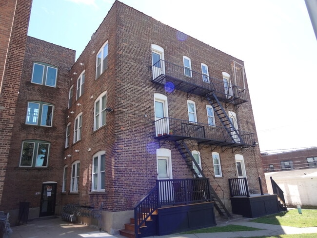 Building Photo - 2806 Fairfield Ave
