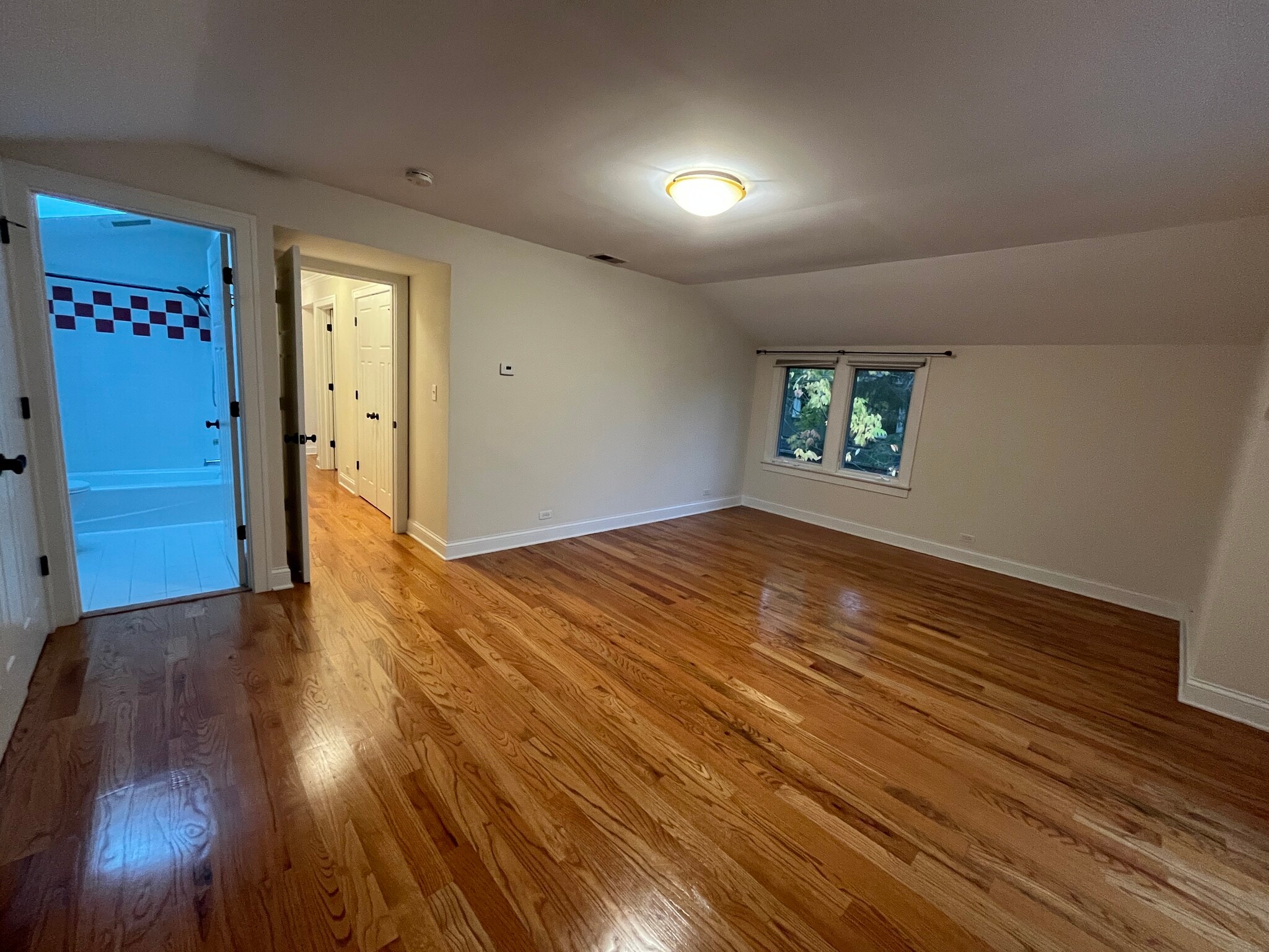 Building Photo - 541 Wesley Ave