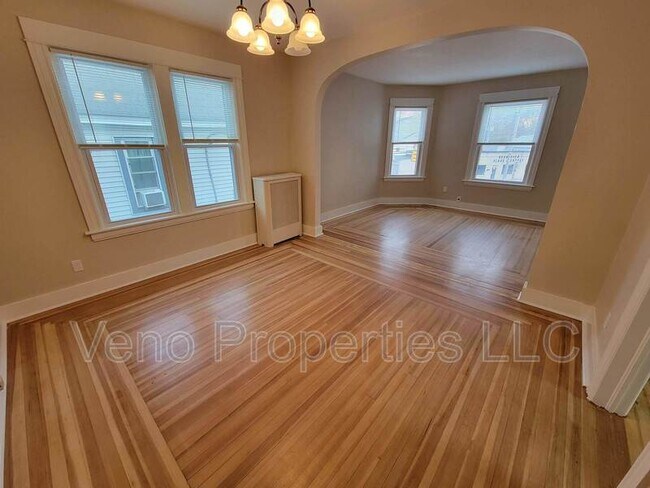 Building Photo - 307 Altamont Ave.