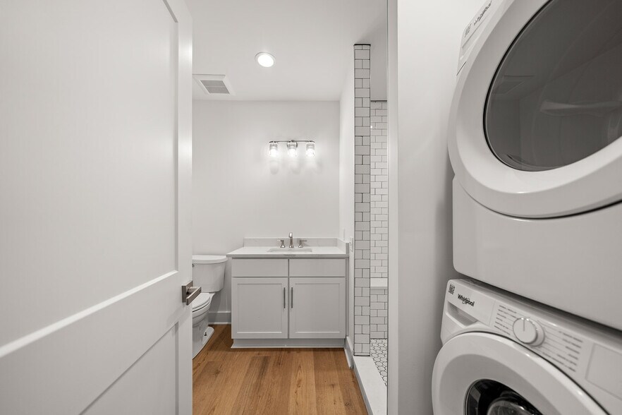 Building Photo - 4245 Troost Ave