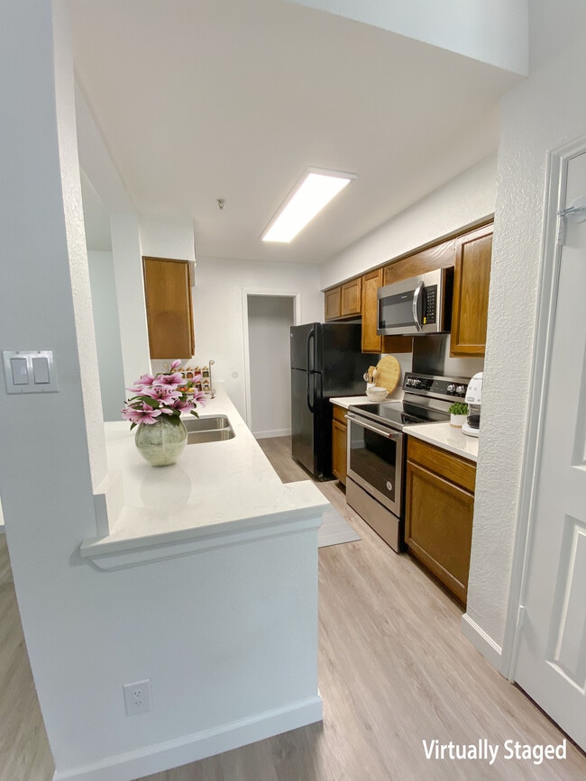 Building Photo - Eastridge Lane Apartments
