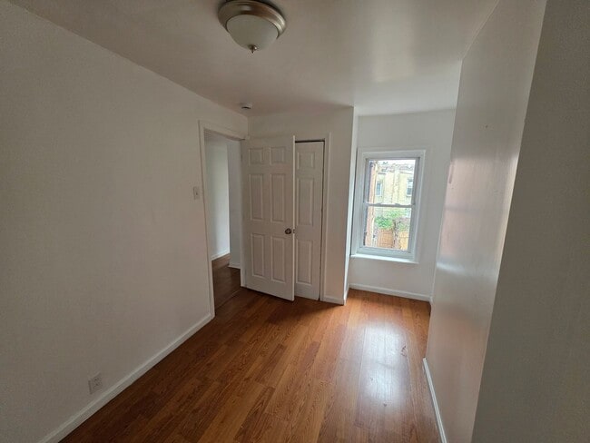 Building Photo - 505 Shearman St