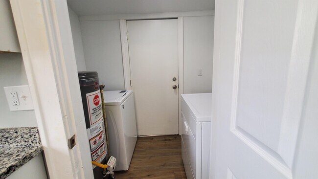 Building Photo - 366 Merrimac Ave