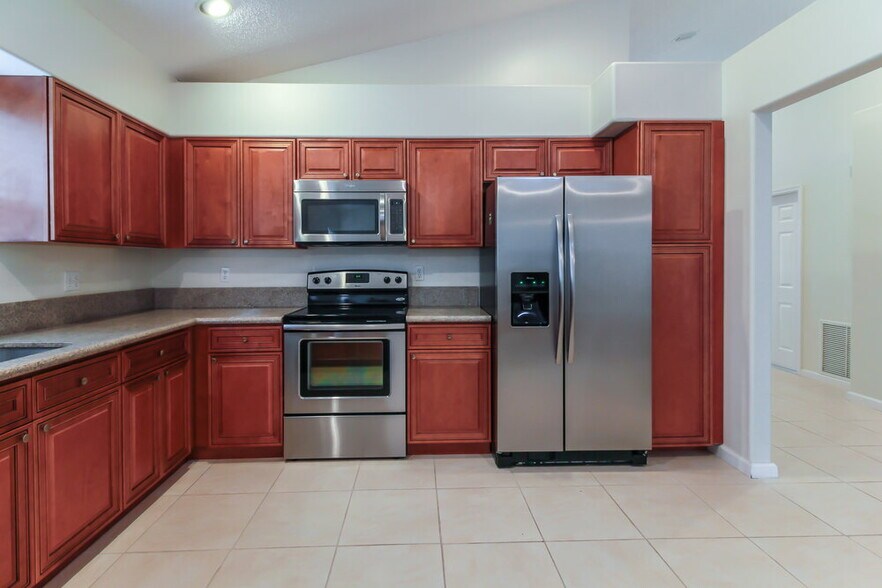 Building Photo - 12753 Meadowbreeze Dr
