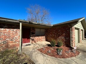 Building Photo - For Lease | Midtown Tulsa - Duplex | Avail...