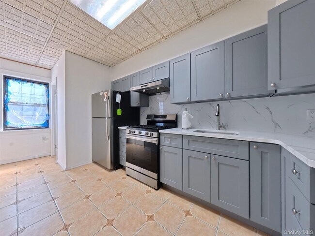 Building Photo - 398 Bauer Pl