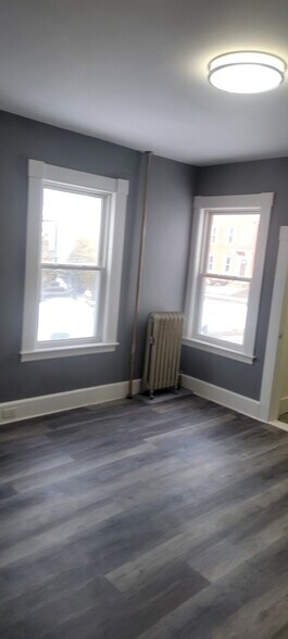 Building Photo - 80 Linden St