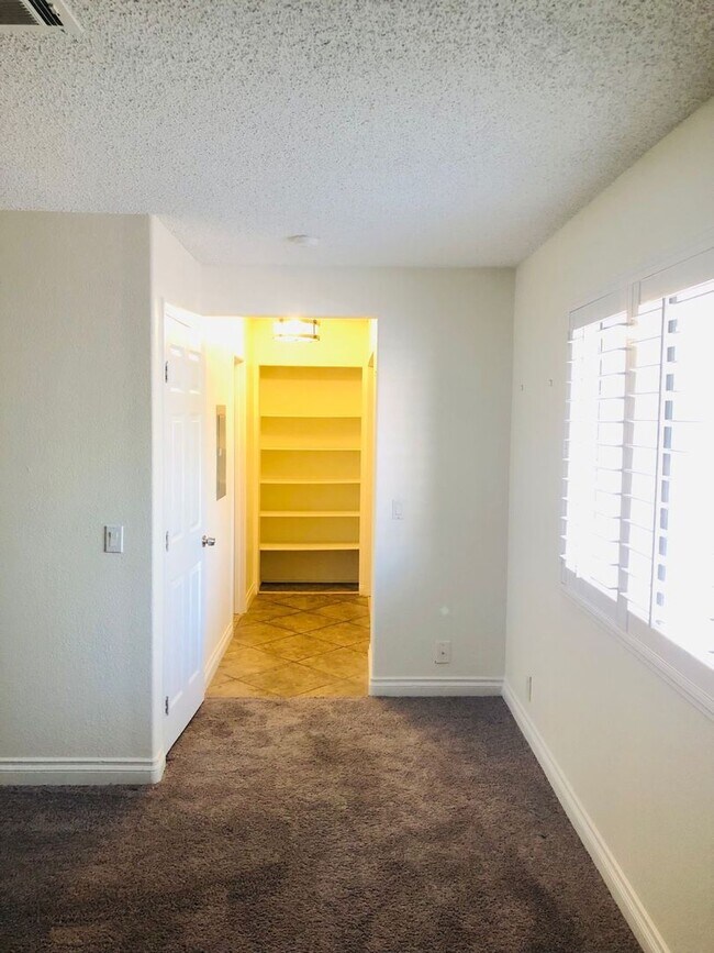 Building Photo - Desert Shores|Las Vegas 1 bedroom condo fo...