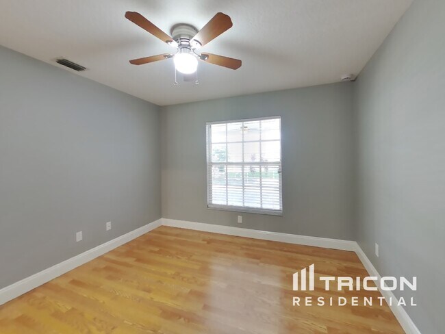 Building Photo - 363 Vail Dr