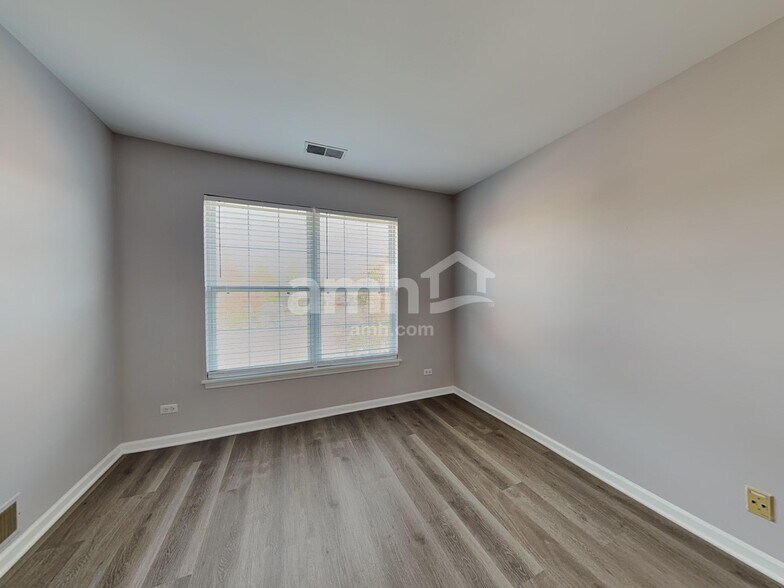 Building Photo - 2990 Waters Edge Cir