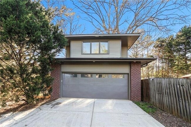 Building Photo - 623 Ansley St