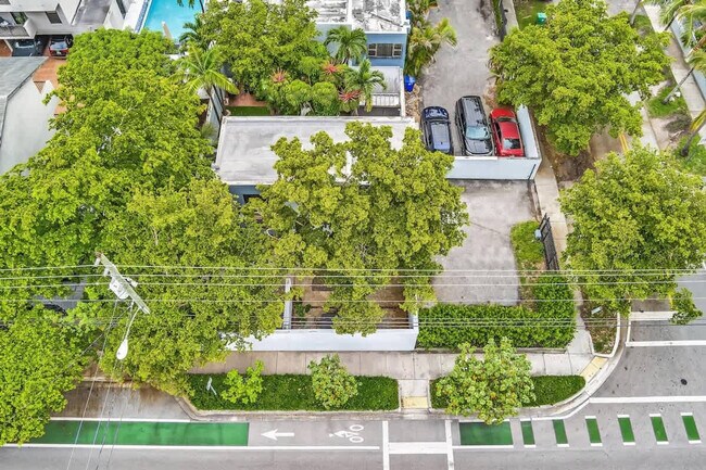 Building Photo - 2990 SW 30th Ct