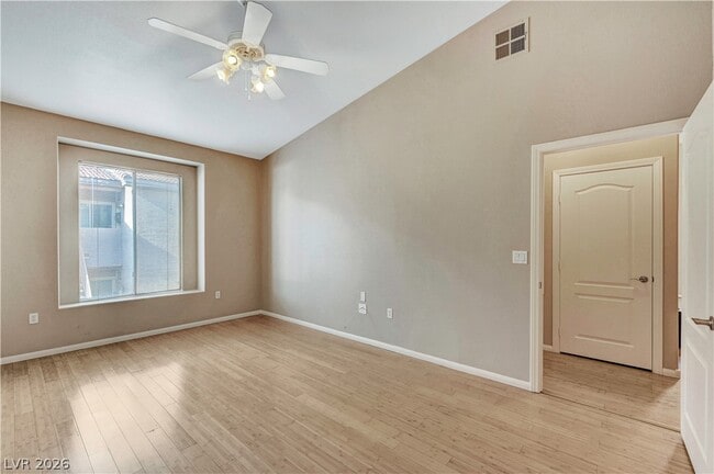 Building Photo - 2305 W Horizon Ridge Pkwy