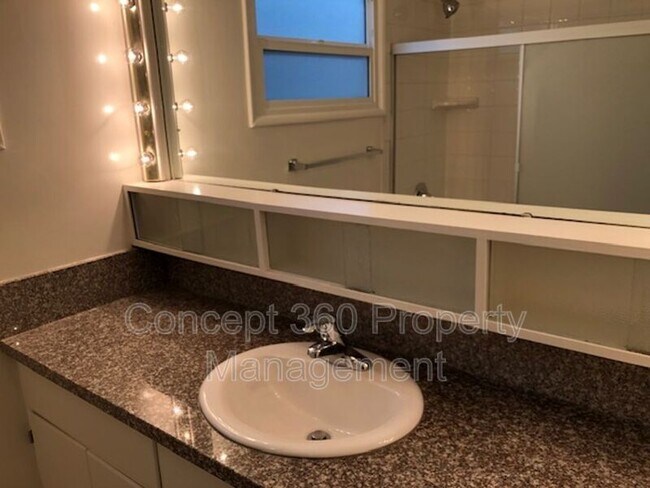 Building Photo - 3153 W 155th St