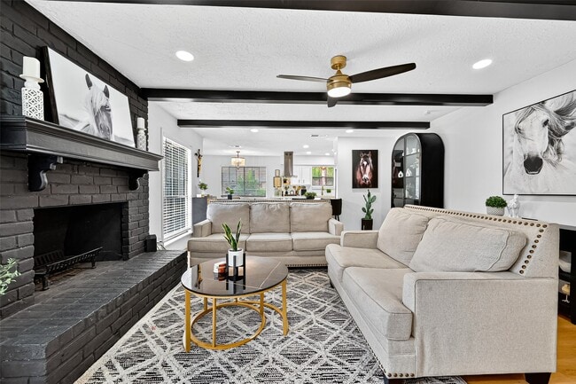 Building Photo - 15202 La Mancha Dr