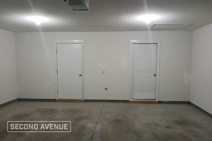 Building Photo - 44 Klines Cv
