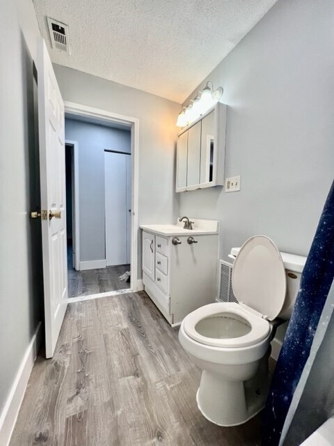 Building Photo - 11 Thayer Pond Dr