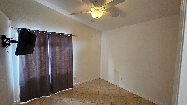 Building Photo - Single story with a POOL in Spring Valley!!!