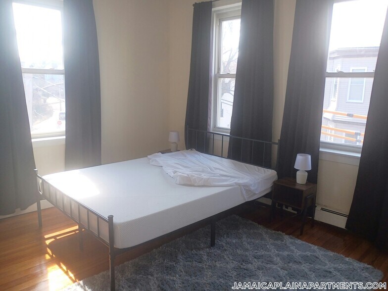 Building Photo - 31 Gay Head St