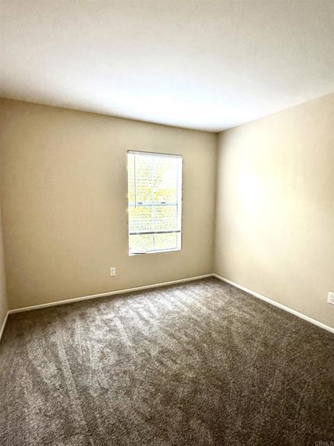 Building Photo - 2047 Lakeridge Cir