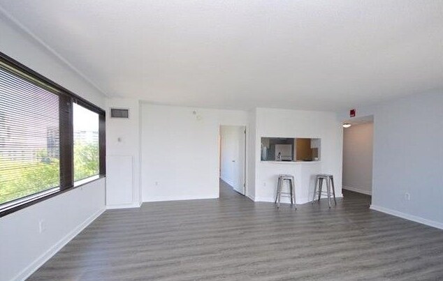 Building Photo - 127 Greyrock Plz