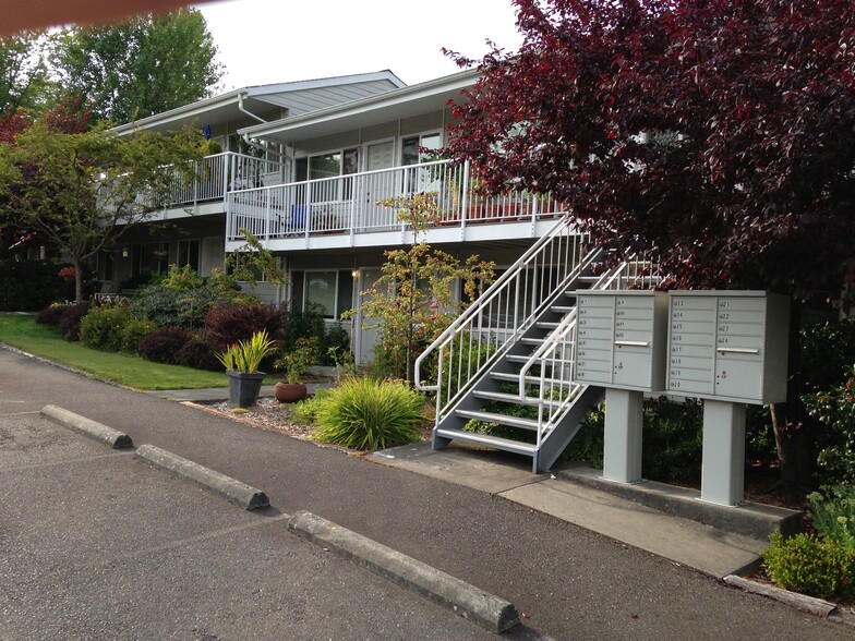 Primary Photo - Stanford Apartments