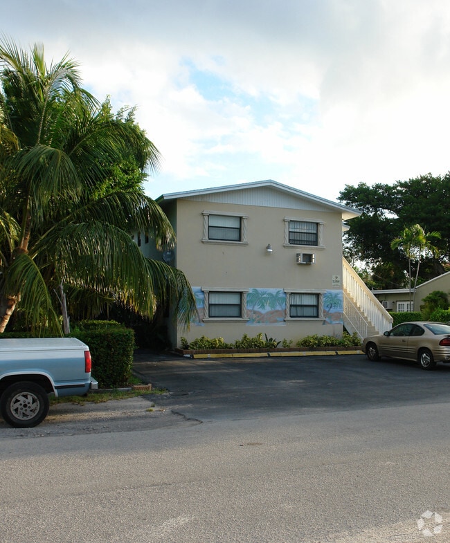 Building Photo - 413 SE 16th St