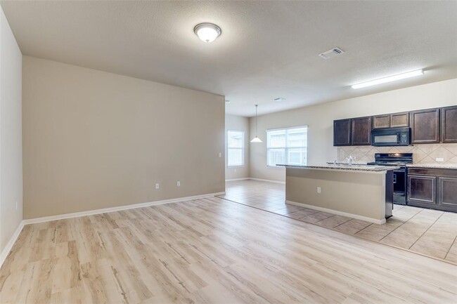Building Photo - 505 Brashear Ln