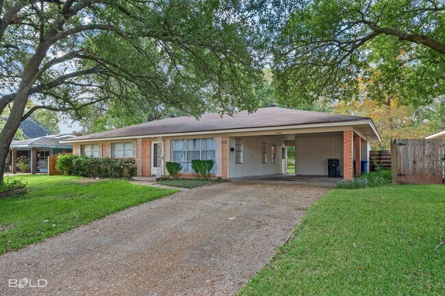 Building Photo - 2940 W Cavett Dr