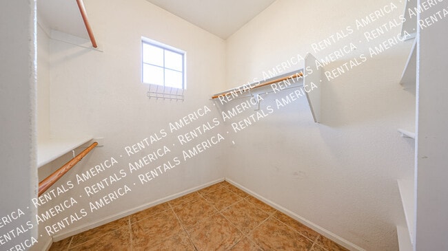 Building Photo - 13601 W Cypress St