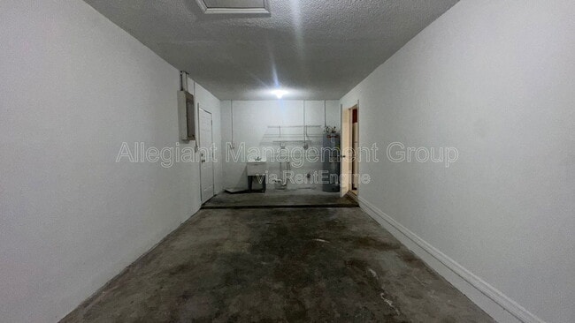 Building Photo - 165 Toluca Dr