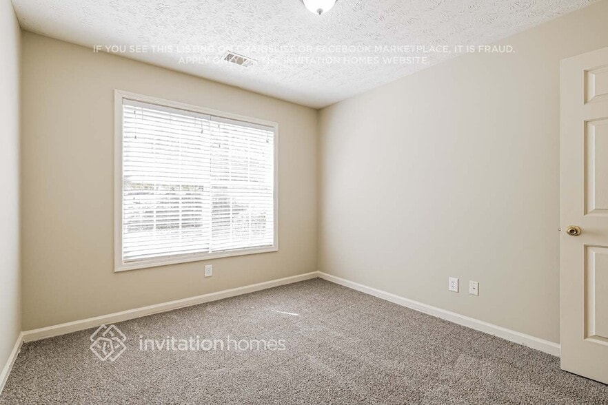 Building Photo - 2604 Carolina Ct