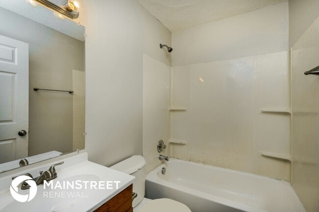 Building Photo - 1805 Wenatchee Pl