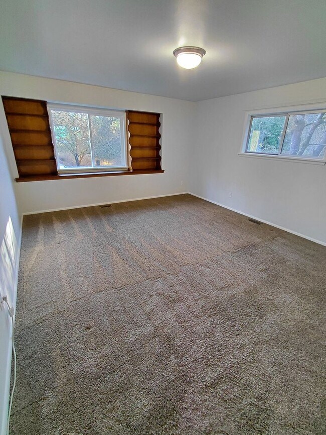 Building Photo - Silverdale Area Home