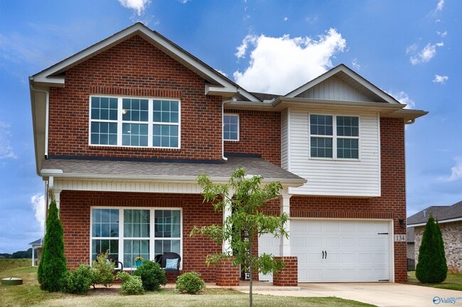 Building Photo - 134 Heritage Lakes Blvd