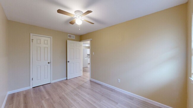 Building Photo - $895 + 2 WEEKS FREE!!!