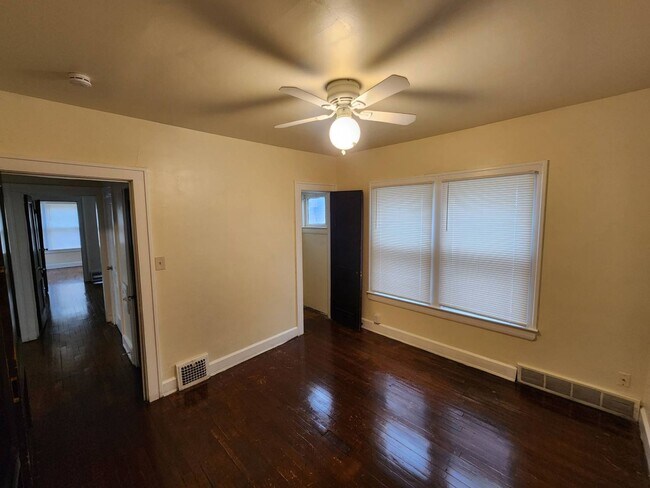 Building Photo - 1547 Hillcrest Rd