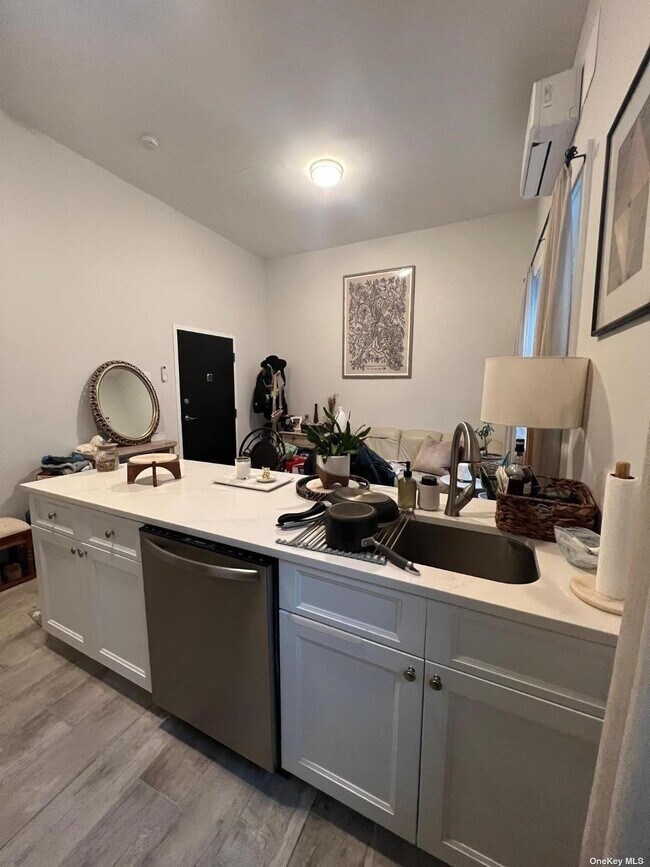 Building Photo - 56 W Main St