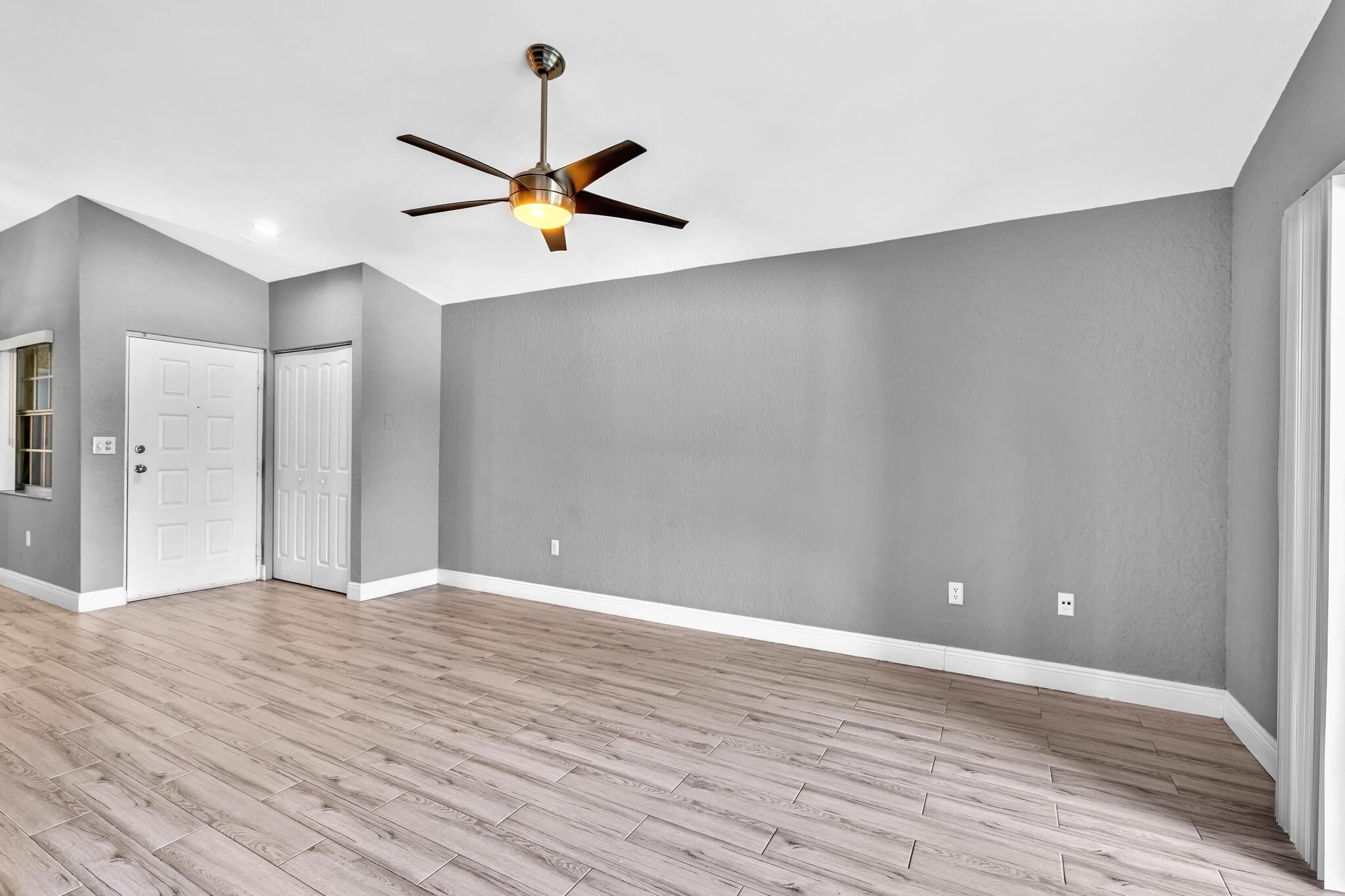 Building Photo - 2803 N Oakland Forest Dr