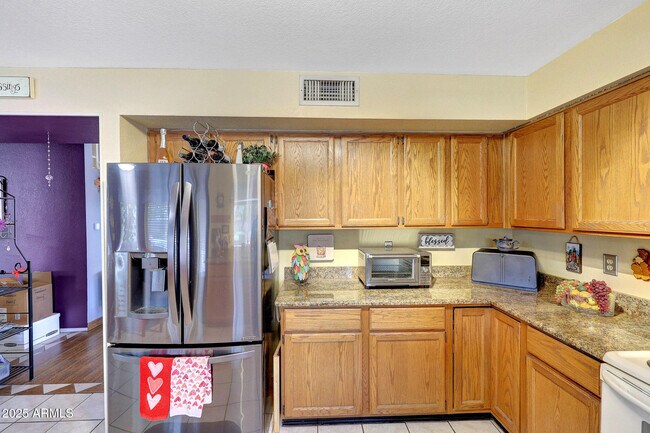 Building Photo - 15237 N 61st Dr