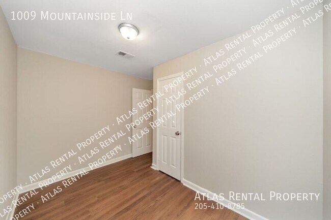 Building Photo - 1009 Mountainside Ln
