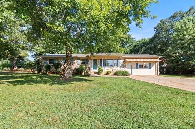 Primary Photo - 507 Clift Dr