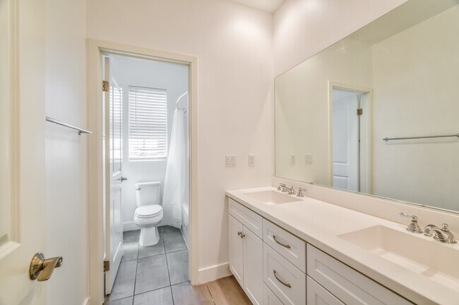 Building Photo - 211 W Tribella Ct