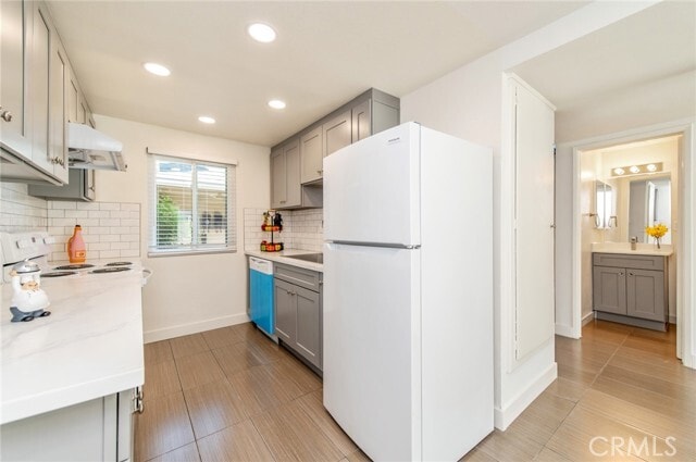 Building Photo - 14732 Del Amo Ave