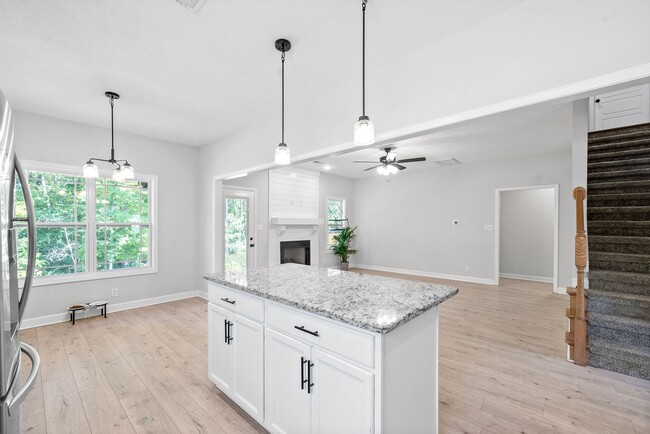 Building Photo - Charming Large Home in Glenstone Village W...