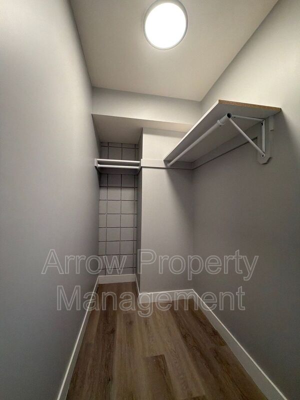 Building Photo - 877 N 26