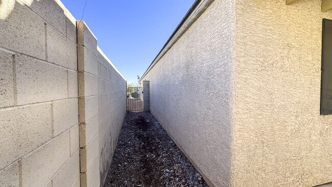 Building Photo - Upgraded Single-Story Home in Summerlin | 3 Bed, 2 Bath