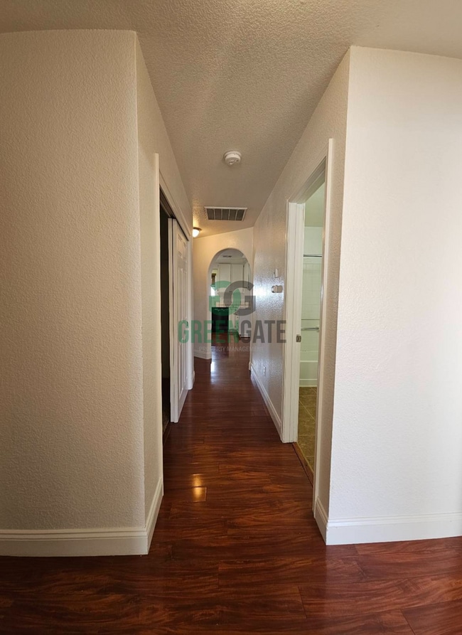 Building Photo - NOW AVAILABLE! Make this spacious 3 bedroo...