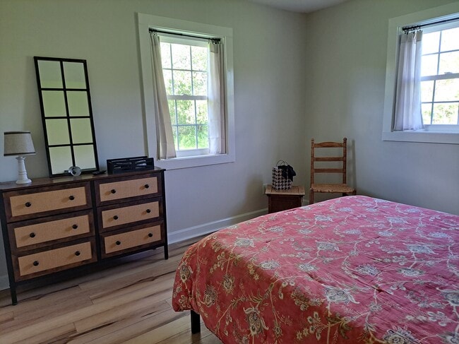 Building Photo - 386 White Store Rd